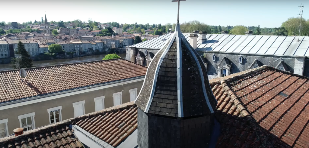 RESIDENCE DE LABAJOUDERIE Confolens